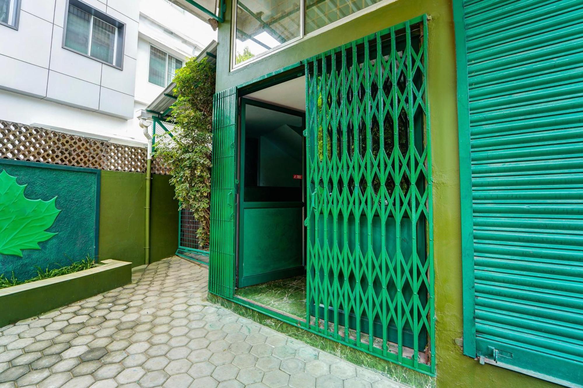 Super Hotel O Vennala Near Palarivattom Kochi Exterior foto